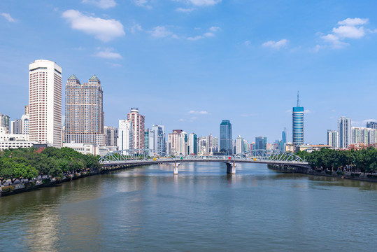 广州海珠桥两岸建筑楼风景