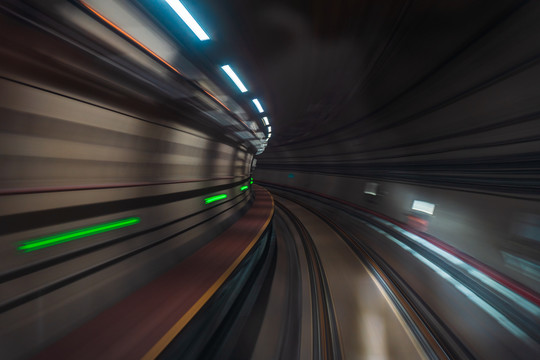 动感的地铁隧道