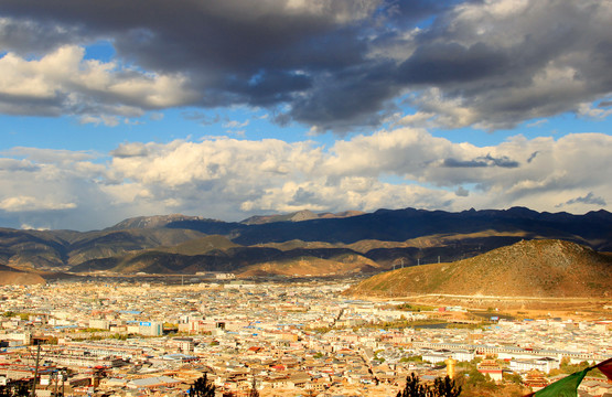 香格里拉全景