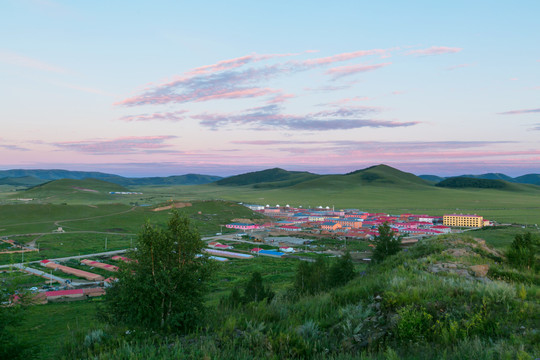 草原小镇全景