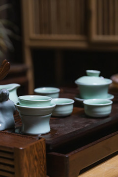 青色的陶瓷茶具