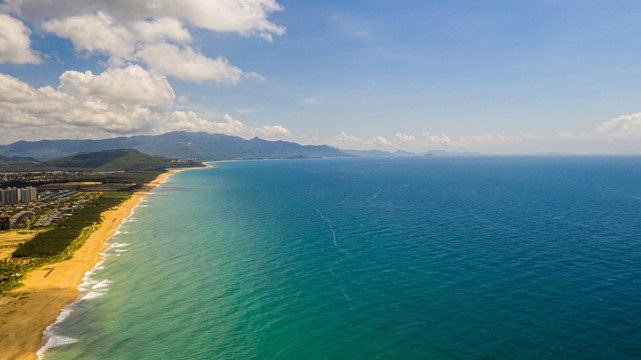 航拍海南陵水海岸线