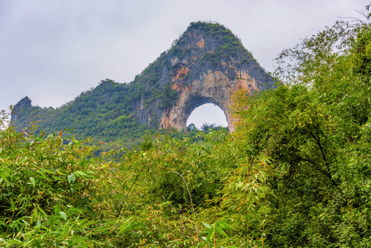 中国广西桂林阳朔月亮山风景区