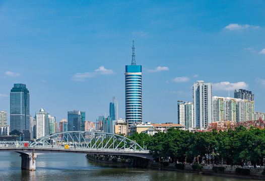 广州海珠桥两岸建筑楼群风景