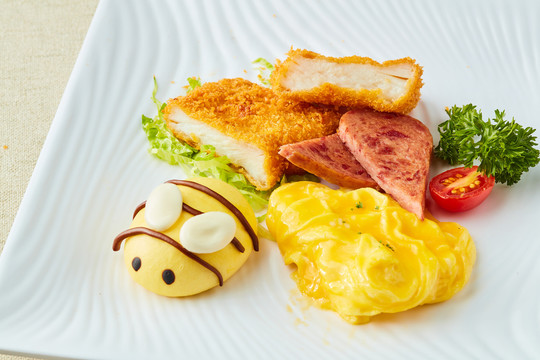午餐肉猪扒滑蛋流沙包