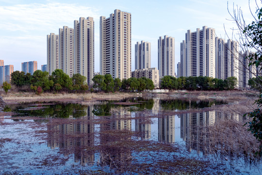 住宅建筑倒影