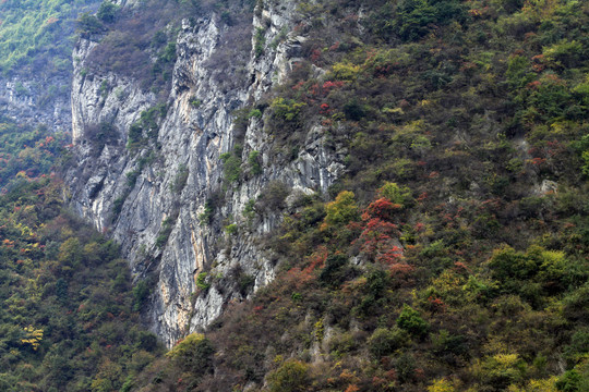 三峡崖壁