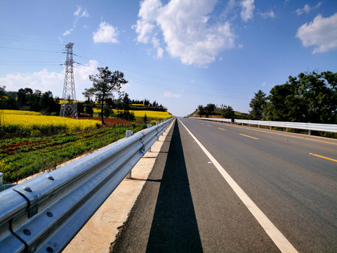 高速公路护栏路面