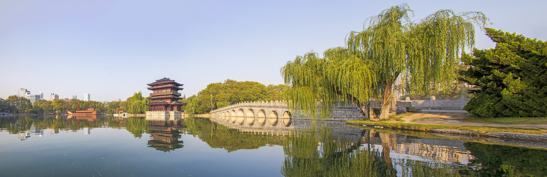 逍遥津公园全景图