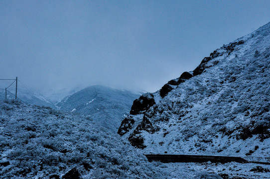 祁连山雪景