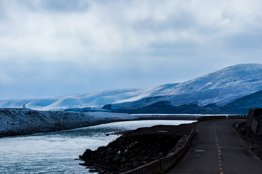 青海祁连山雪景