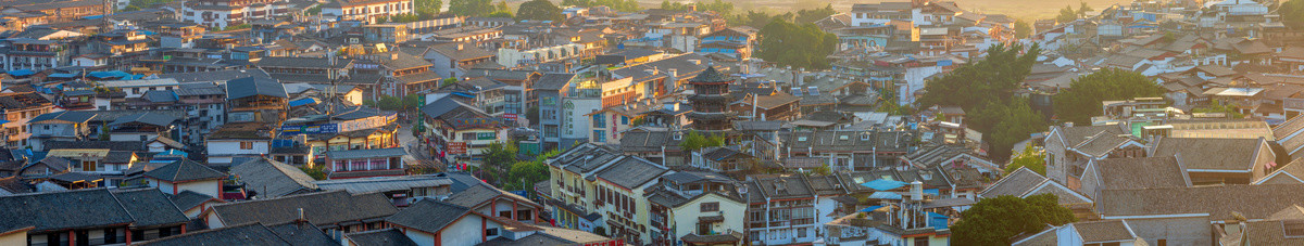 中国广西桂林阳朔西街清晨全景