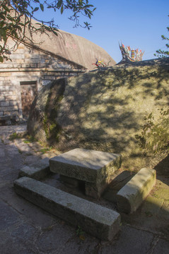 一片寺石头桌椅