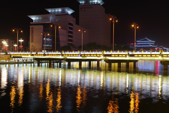 甘肃敦煌党河夜景