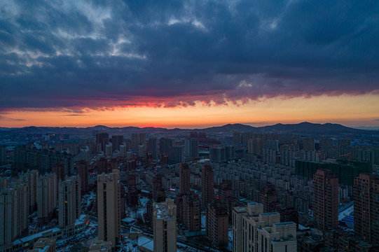 城市夕阳