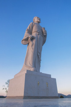 李贽雕像风景