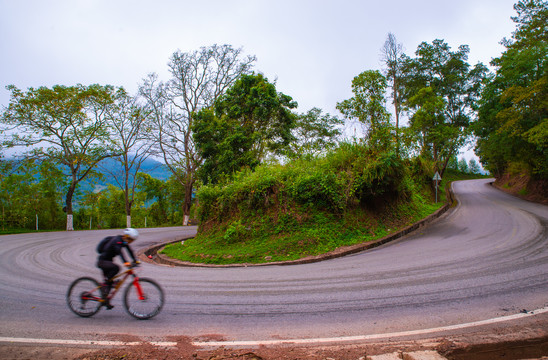 山路骑行