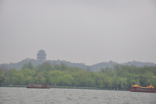 雨中杭州西湖风光