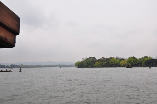 烟雨西湖