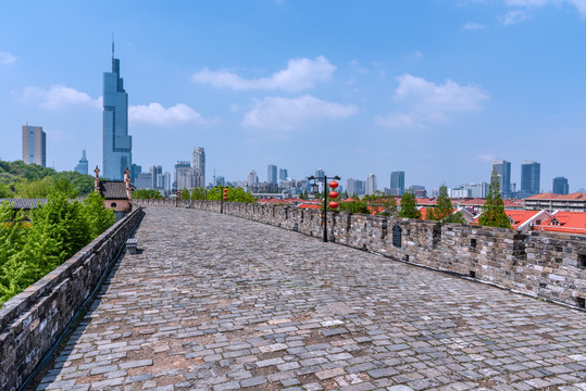 中国南京城墙和鸡鸣寺古建筑