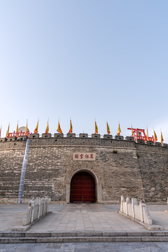 中国山东曲阜三孔的万仞宫墙