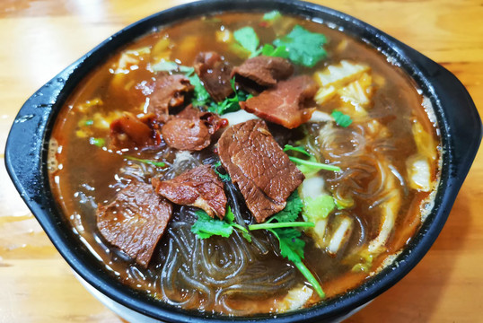 牛肉砂锅