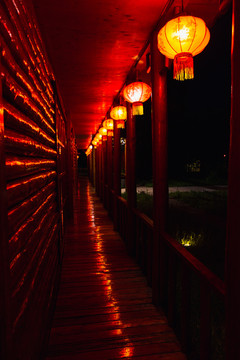 走廊红灯笼夜景