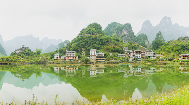 百色凌云浩坤湖