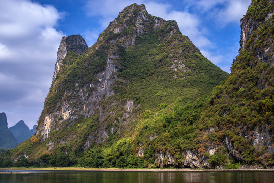 大山高山山峰