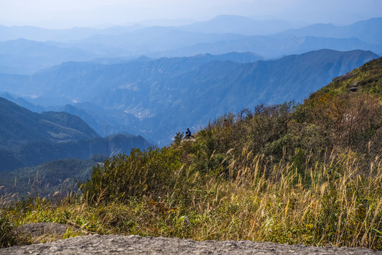 连绵群山