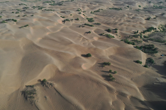 航拍沙漠响沙湾