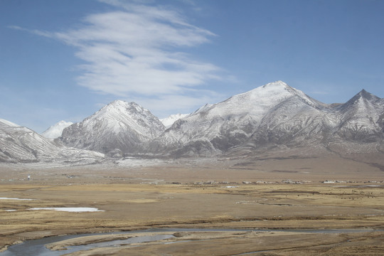 雪山沼泽