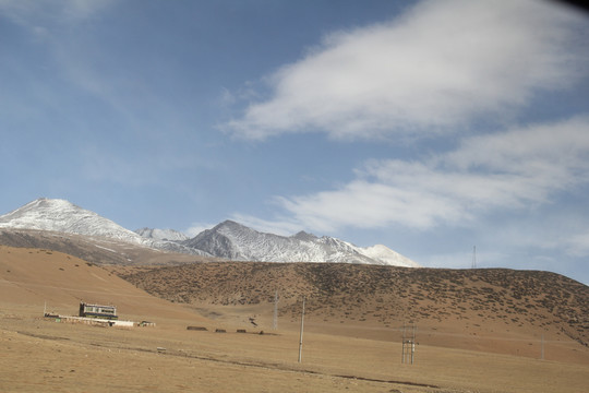 荒地雪山