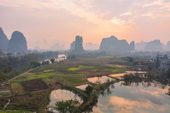 桂林阳朔遇龙河