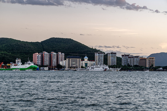 中国海南三亚市城区建筑景观