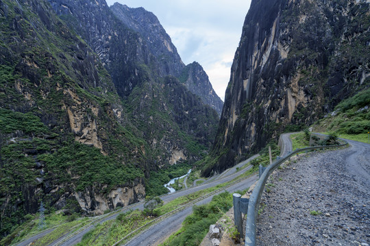 丙察察盘山公路