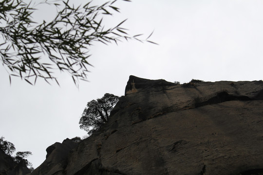 石山悬崖峭壁