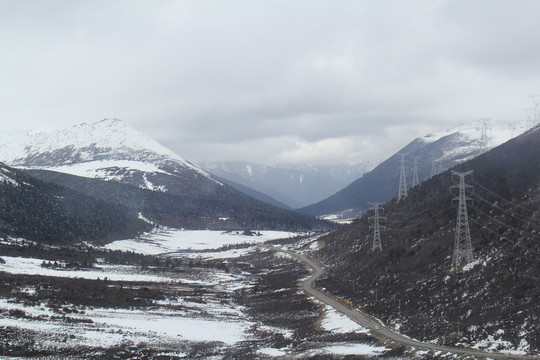 雪景雪山道路