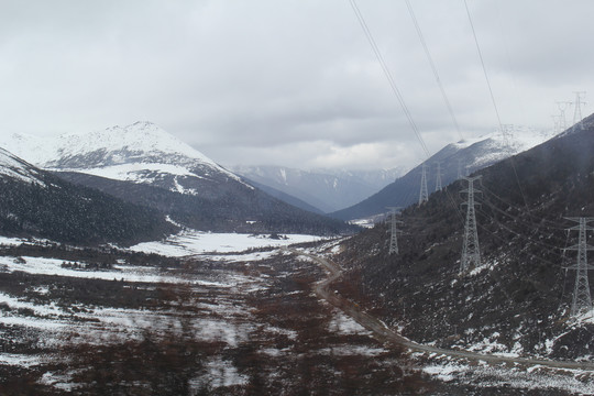 雪景雪山道路