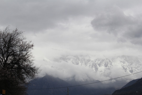 雪山山峰