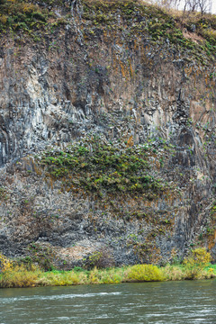 秋季峭壁岩画风光