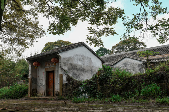 荒废的岭南世居房屋