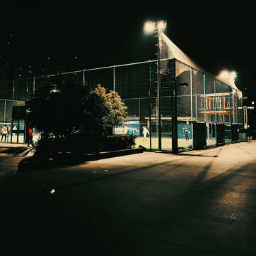 夜晚的足球场