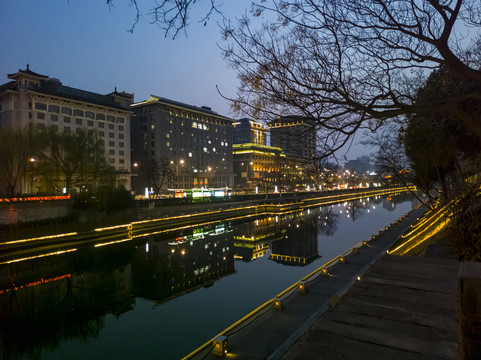 西安城墙护城河夜景