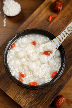醪糟汤圆