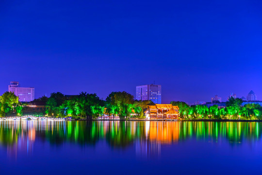 济南大明湖夜景