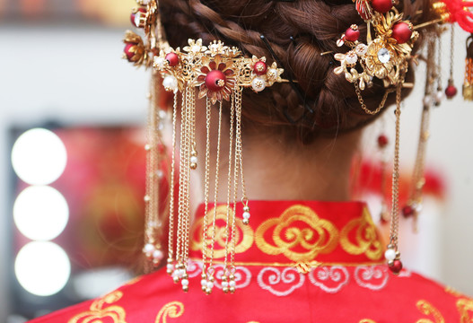 中式婚礼新娘头饰