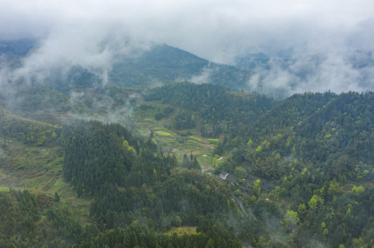 云雾乡村山区