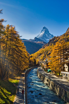 山景与高山