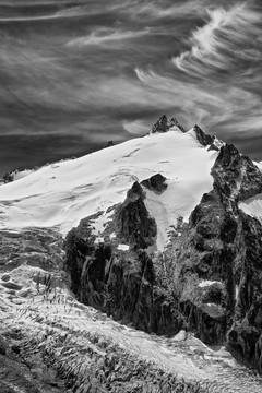 雪山高原与高山丘壑